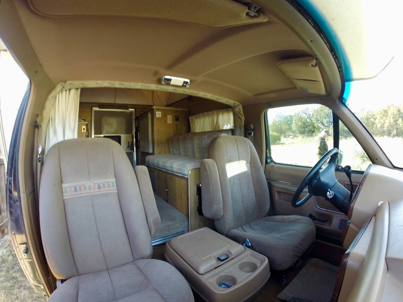 Illustration for article titled At $11,000, Would You Flip Your Lid Over This 1989 Ford Bronco Pop-Top Camper?